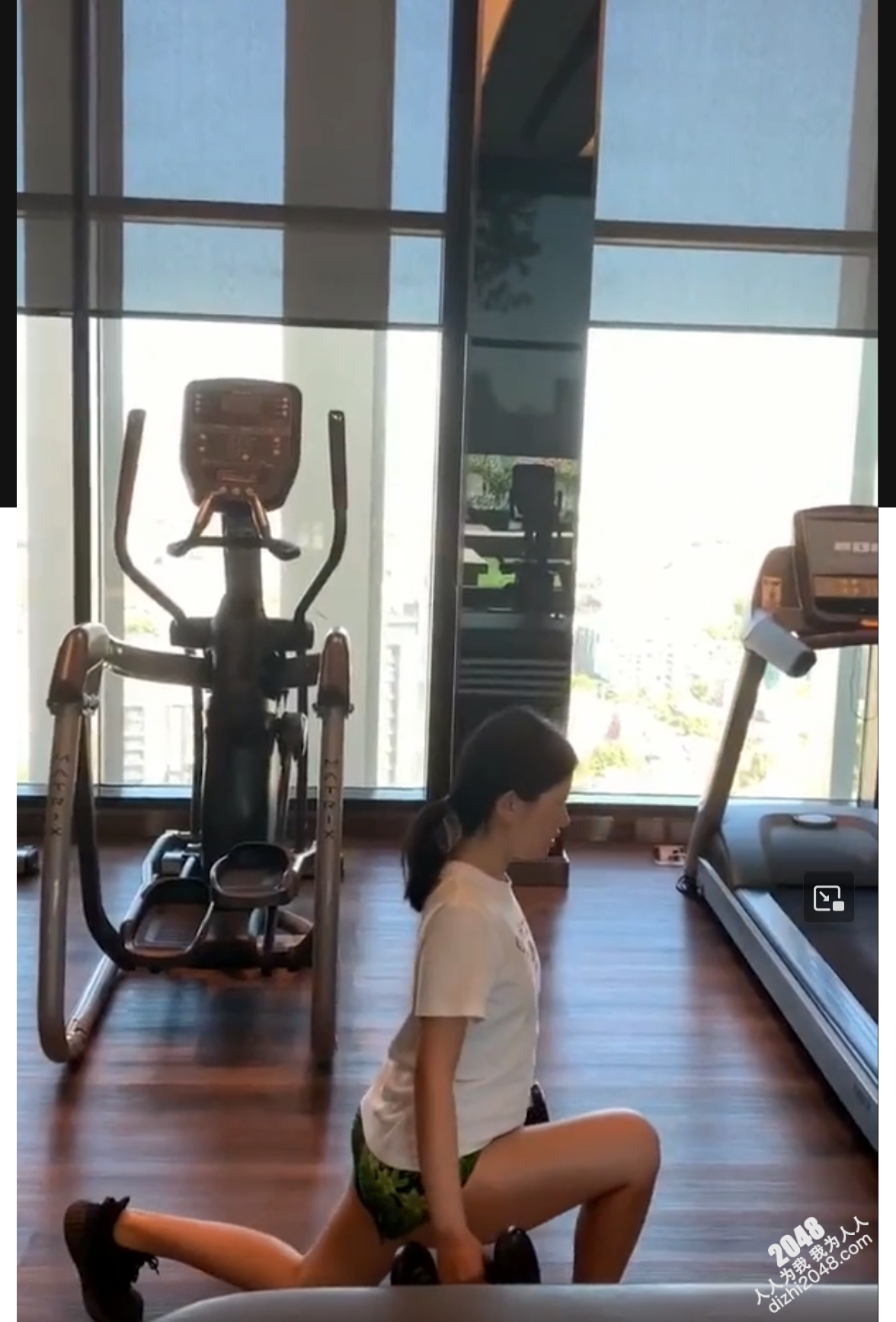 广州绿帽国男 贡献自己做英语老师的老婆给白人 纪念首次偷情,把偷情拍成了vlog